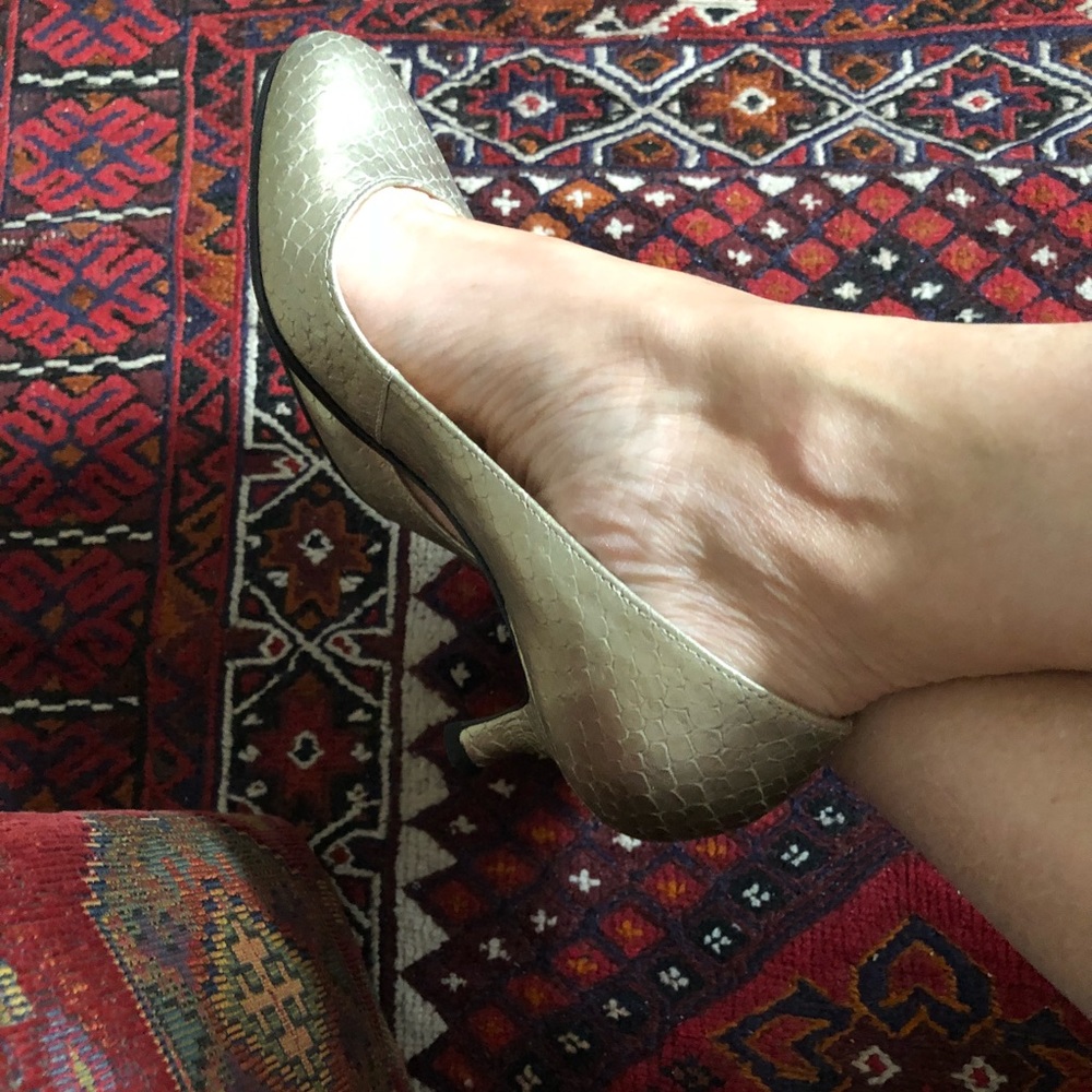 Shoes - Picture 5 of 7
